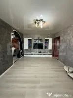 Apartament 3 camere, semidecomandat, 59 mp, stradal, zona Mi