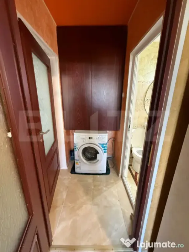 Apartament 3 camere, semidecomandat, 59 mp, stradal, zona Mi