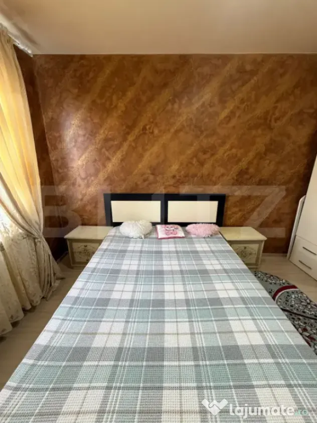 Apartament 3 camere, semidecomandat, 59 mp, stradal, zona Mi