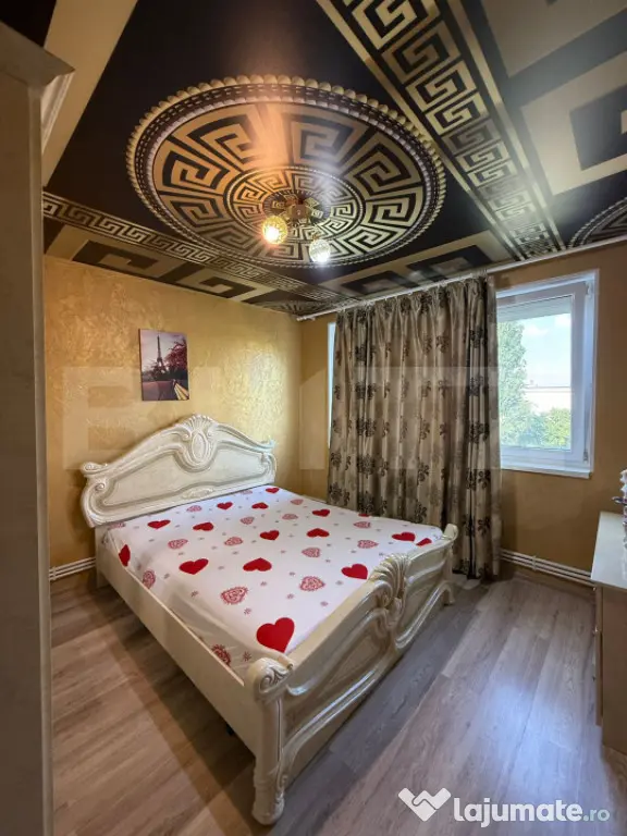 Apartament 3 camere, semidecomandat, 59 mp, stradal, zona Mi