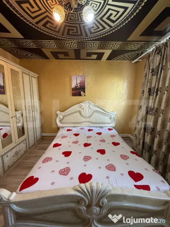 Apartament 3 camere, semidecomandat, 59 mp, stradal, zona Mi