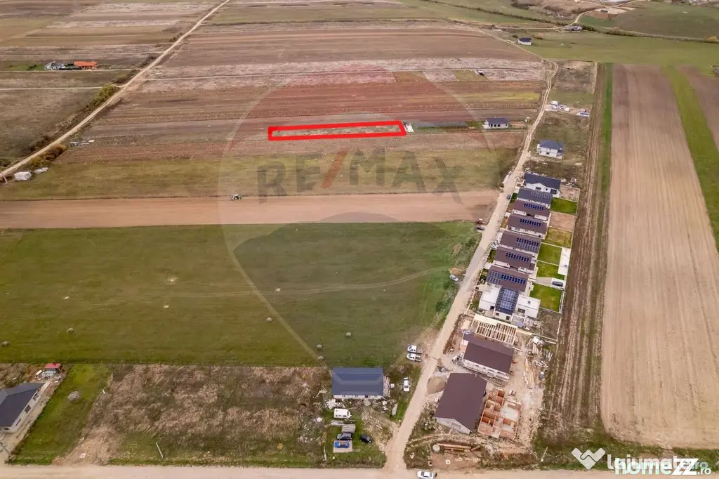 De Vânzare teren intravilan – 1417 mp, Cihei