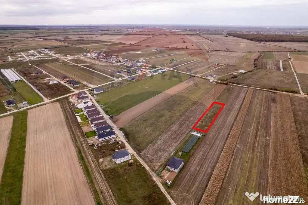 De Vânzare teren intravilan – 1417 mp, Cihei