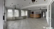 DE VÂNZARE–Proprietate comercială/turistică în Bran, L 