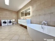 Vilă cu piscină de vânzare în cartierul Gai, Arad 
