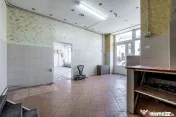 REZERVAT! Spatiu comercial ,cu vitrina de in zona Boul Rosu.