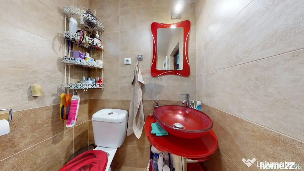 Casă de vânzare în Hărman – 1004 mp teren – Desch...