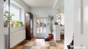 Casă de vânzare în Hărman – 1004 mp teren – Desch... 