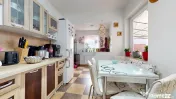 Casă de vânzare în Hărman – 1004 mp teren – Desch... 