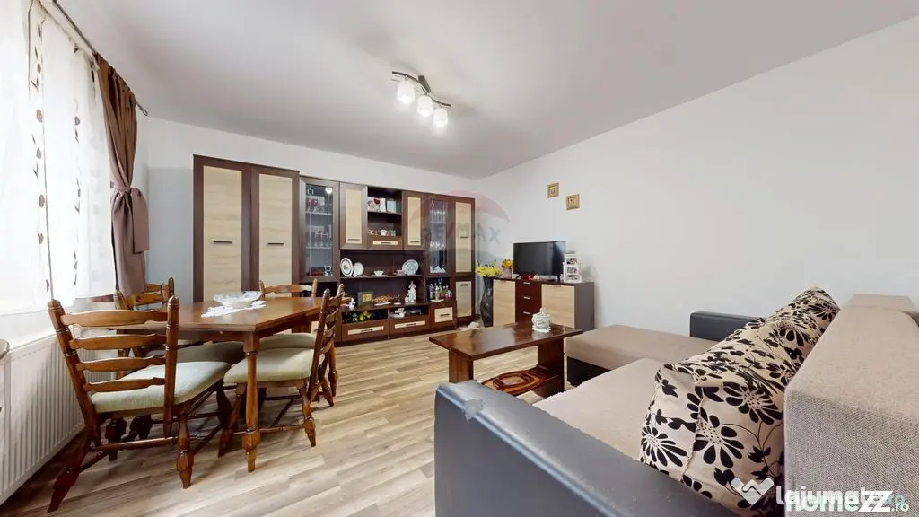 Casă de vânzare în Hărman – 1004 mp teren – Desch...