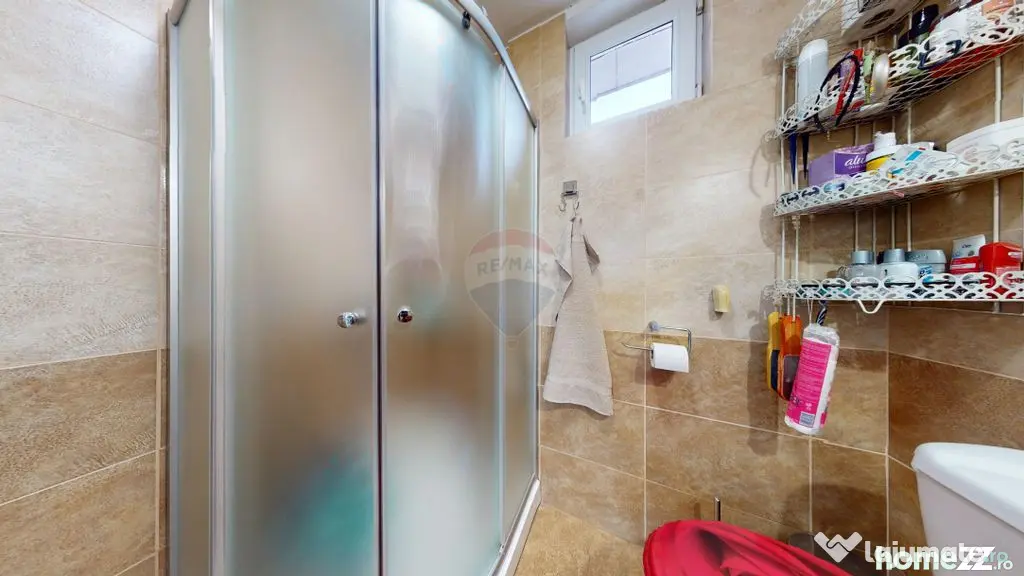 Casă de vânzare în Hărman – 1004 mp teren – Desch...