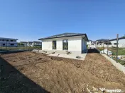 Casa parter | Str. Miorita | 4 camere | Teren 463 mp | La 5 