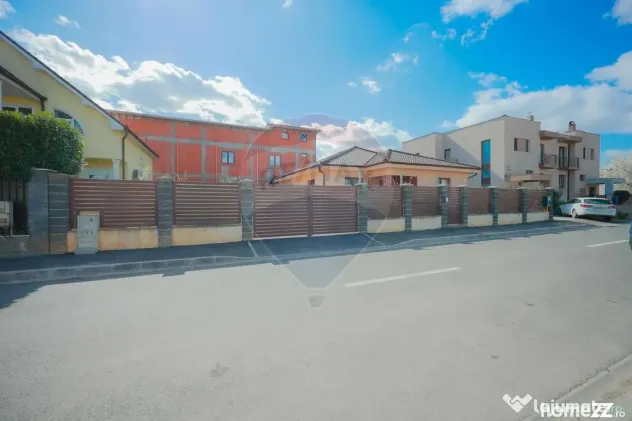 De vânzare casă cu 3 camere, teren 486 mp, în Sânmartin