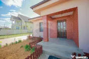De vânzare casă cu 3 camere, teren 486 mp, în Sânmartin 