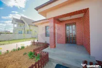De vânzare casă cu 3 camere, teren 486 mp, în Sânmartin