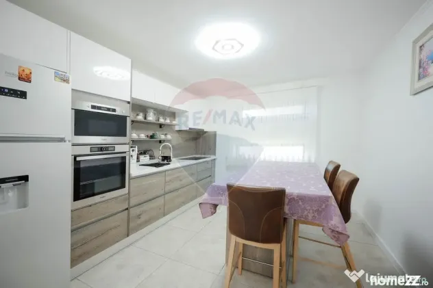 De vânzare casă cu 3 camere, teren 486 mp, în Sânmartin