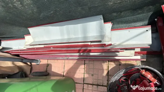 Țiglă metalică visinie