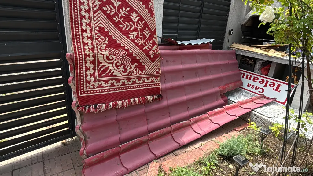 Țiglă metalică visinie