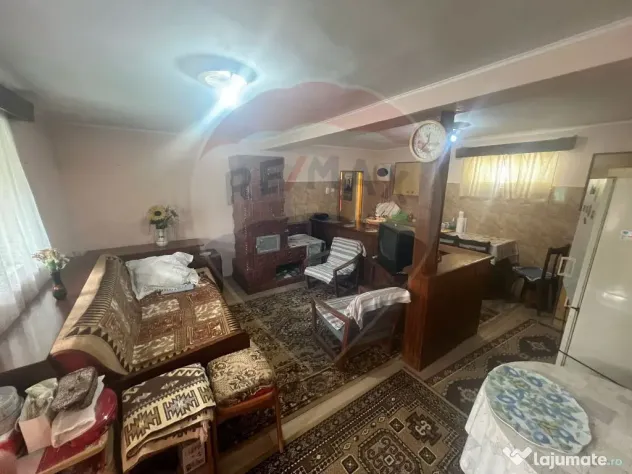 Casă 4 camere Bogza