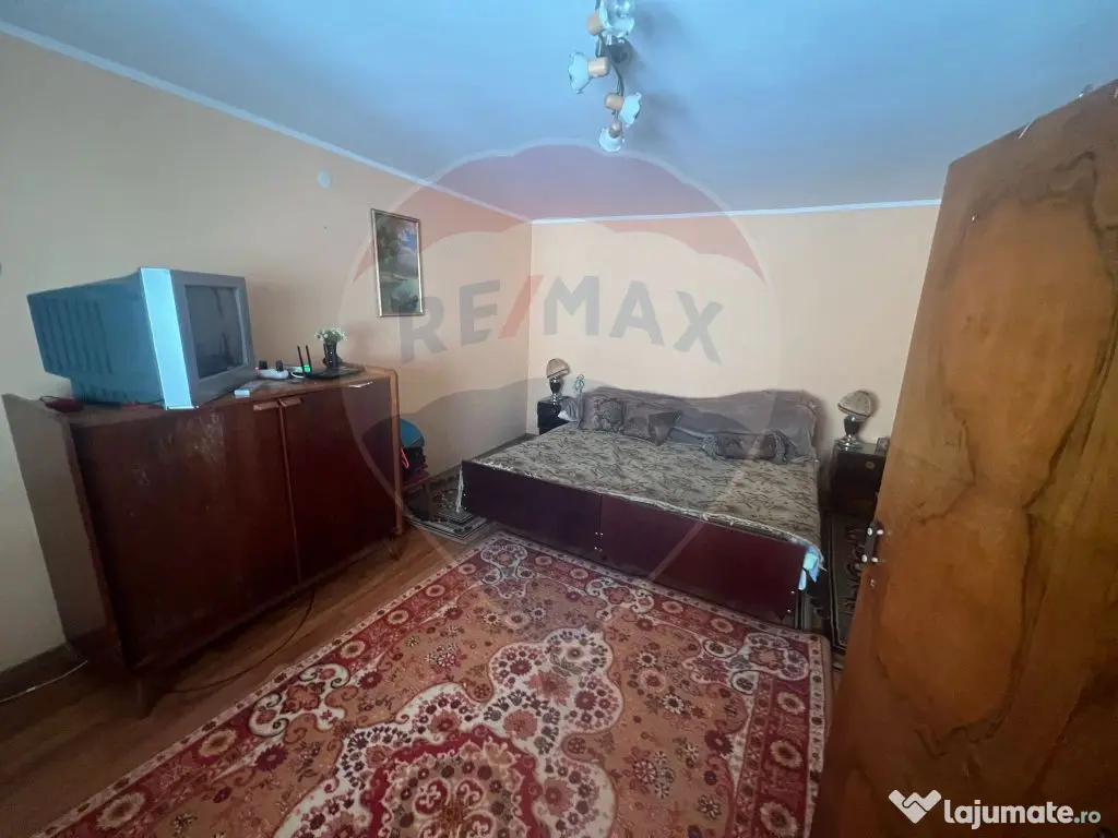 Casă 4 camere Bogza