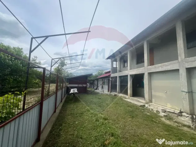 Casă 4 camere Bogza