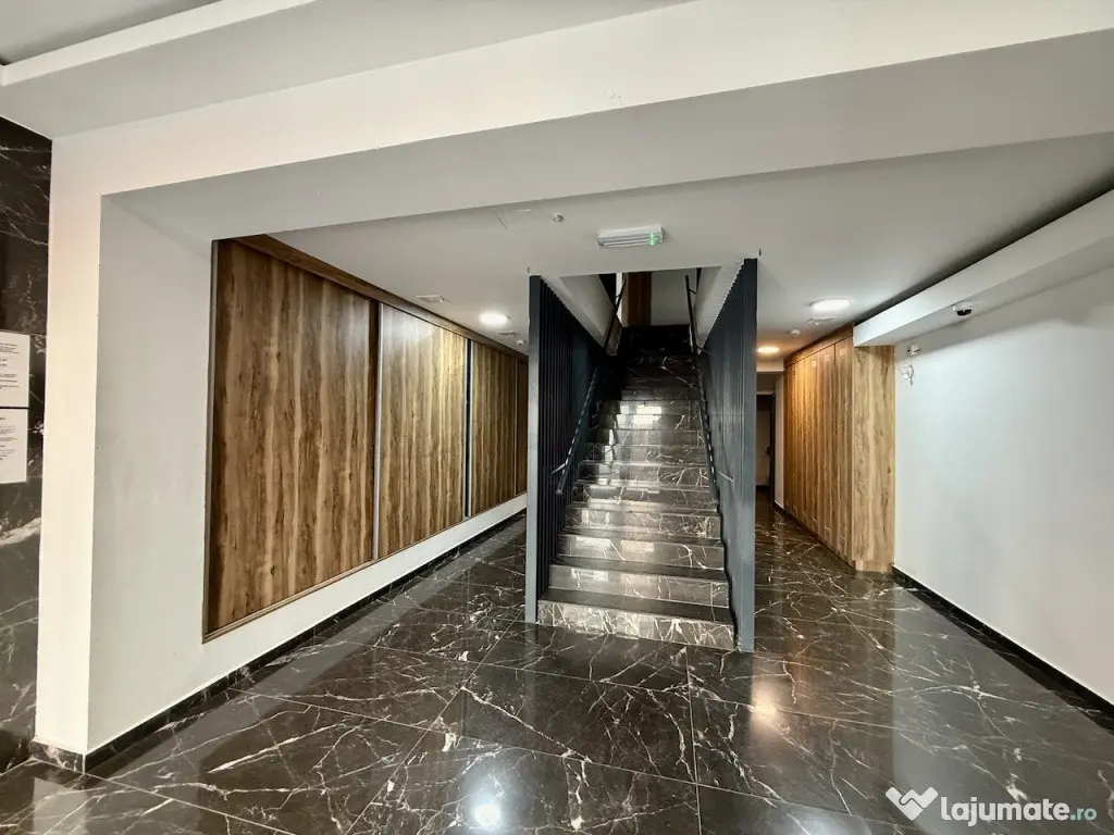 Apartament 180 mp l terasa 220 mp