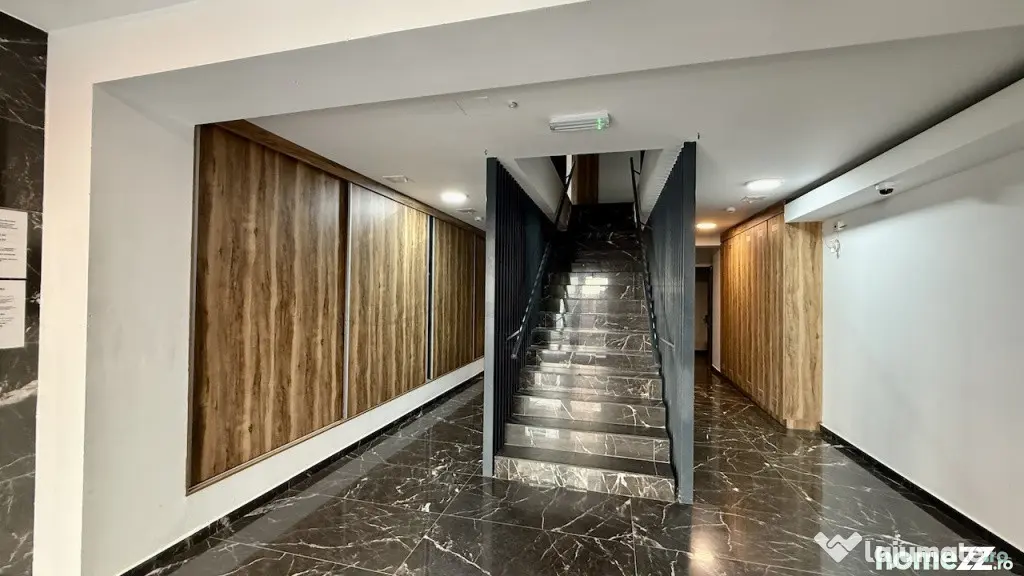Apartament 180 mp l terasa 220 mp