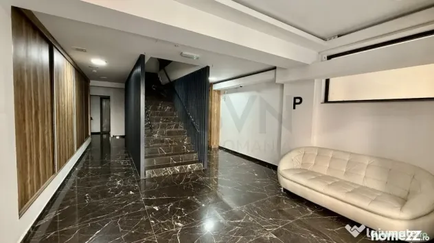 Apartament 180 mp l terasa 220 mp