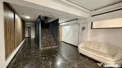 Apartament 180 mp l terasa 220 mp 