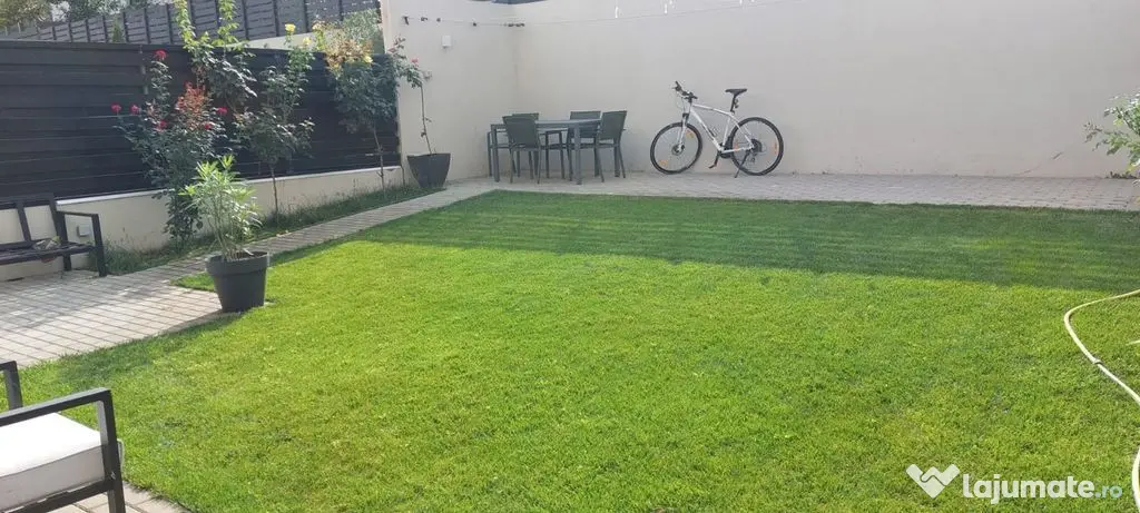 De vânzare casă premium tip duplex, vedere spre Lacul B...