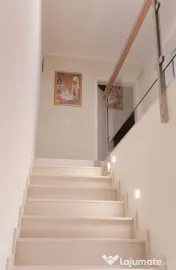 De vânzare casă premium tip duplex, vedere spre Lacul B...