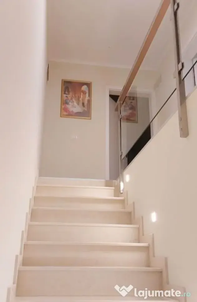 De vânzare casă premium tip duplex, vedere spre Lacul B...
