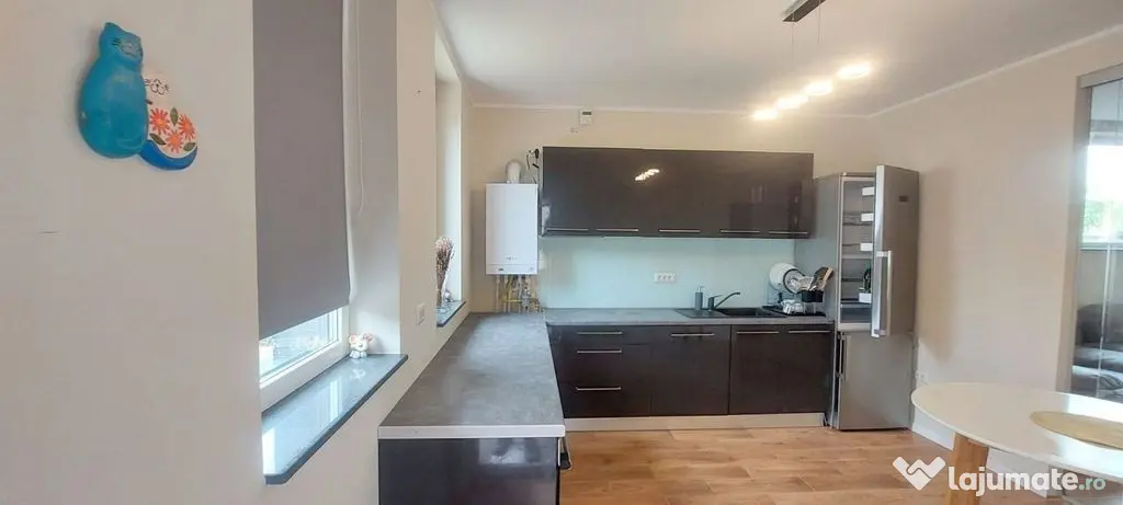 De vânzare casă premium tip duplex, vedere spre Lacul B...