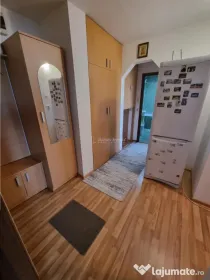 Apartament 2 cam decomandat renovat si mobilat zona 800