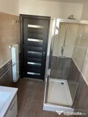 Închiriez 2 camere 