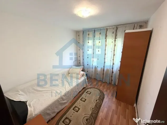 3 camere decomandat etaj 3 Bigul Nou -centrala -72mp