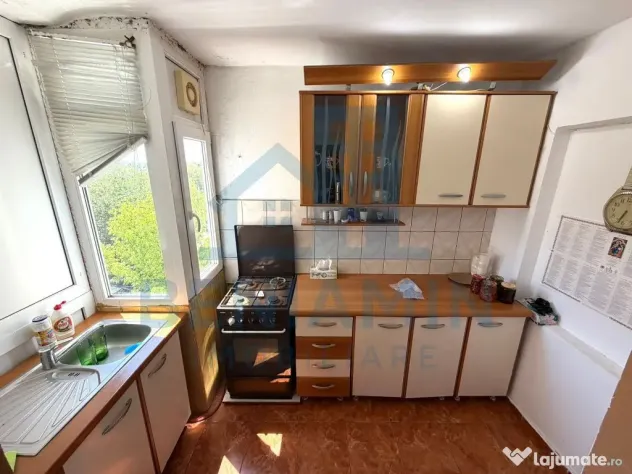 3 camere decomandat etaj 3 Bigul Nou -centrala -72mp