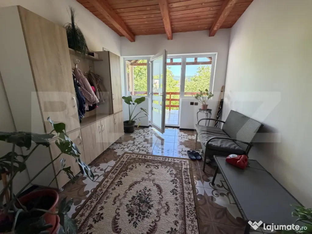 Casă Ultrafinisata în suprafață de 205 mp și un teren d