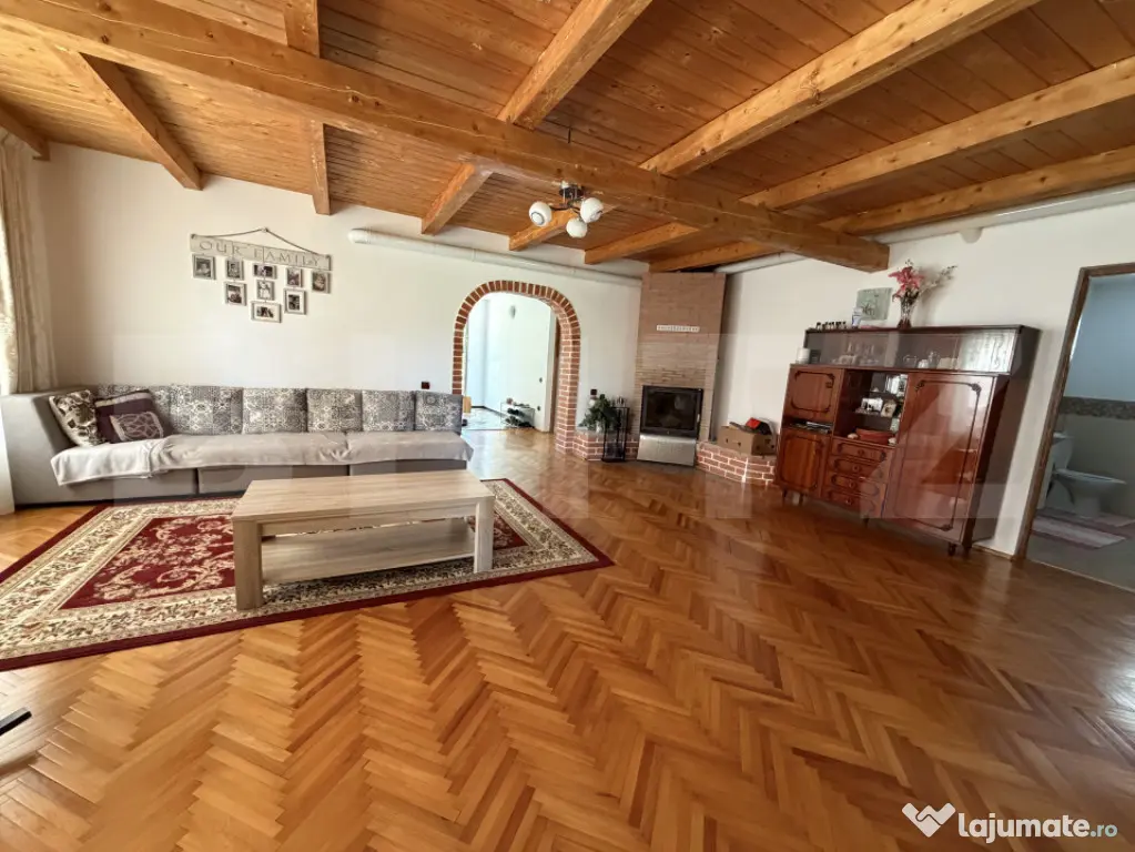 Casă Ultrafinisata în suprafață de 205 mp și un teren d