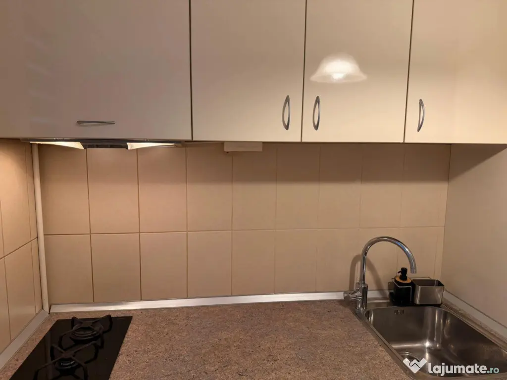 Apartament de 2 camere zona TRACTORUL,