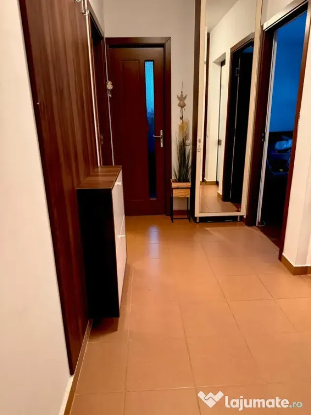 Apartament de 2 camere zona TRACTORUL,