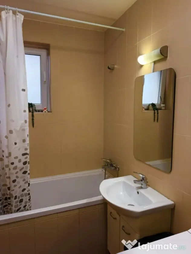 Apartament de 2 camere zona TRACTORUL,