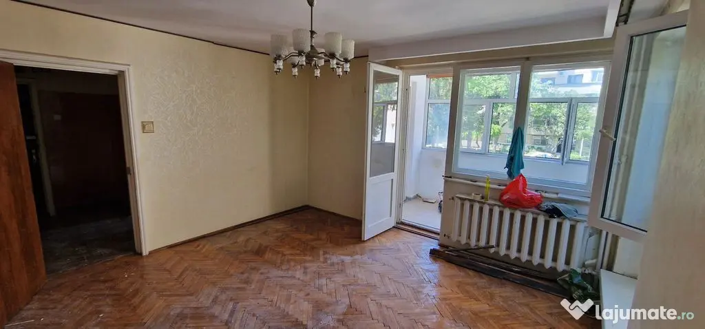 Tomis 2 apartament 3 camere decomandate, garaj si loc de ...