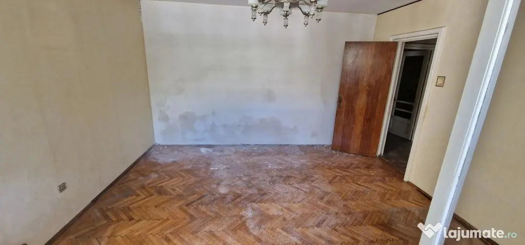 Tomis 2 apartament 3 camere decomandate, garaj si loc de ...