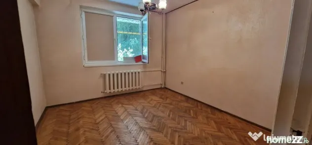 Tomis 2 apartament 3 camere decomandate, garaj si loc de ...