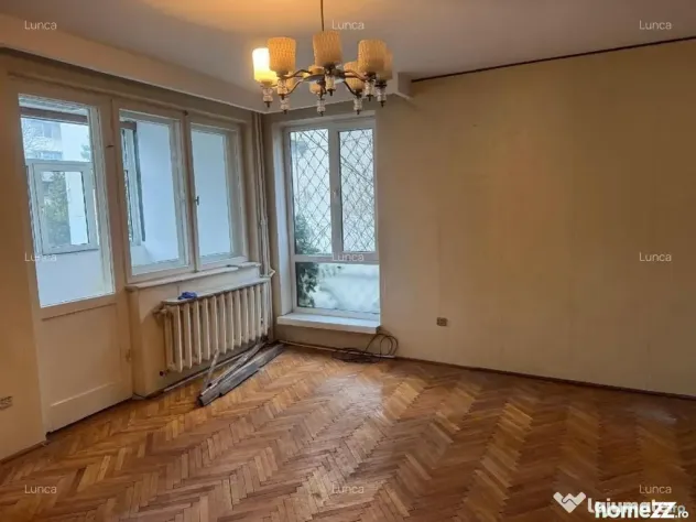 Tomis 2 apartament 3 camere decomandate, garaj si loc de ...