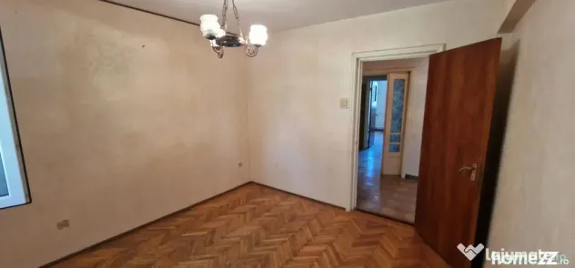 Tomis 2 apartament 3 camere decomandate, garaj si loc de ...