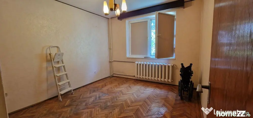 Tomis 2 apartament 3 camere decomandate, garaj si loc de ...