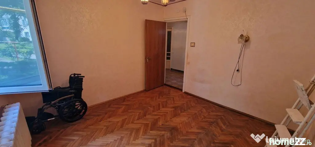Tomis 2 apartament 3 camere decomandate, garaj si loc de ...
