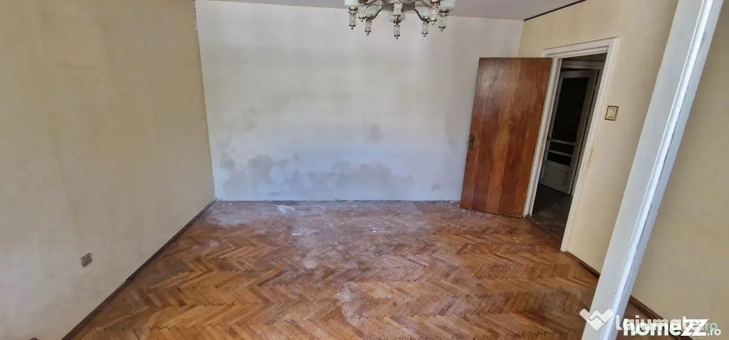 Tomis 2 apartament 3 camere decomandate, garaj si loc de ...